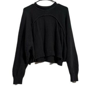 Bog Womens size medium cropped‎ long sleeve sweater with seam detail ￼